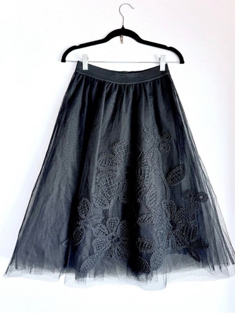Anthropologie Maeve  Tulle Floral Midi Skirt - Med.